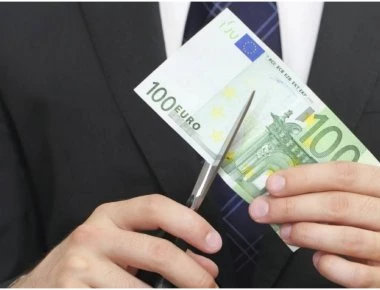 Γεμάτες «κόκκινα» δάνεια οι τράπεζες: Έρχονται γενναίες διαγραφές - Ανάσα για χιλιάδες δανειολήπτες